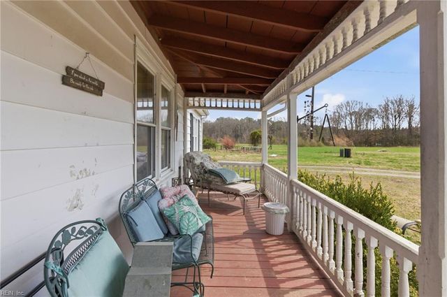 33247 Boothe RD, Ivor, VA 23866