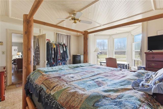 33247 Boothe RD, Ivor, VA 23866