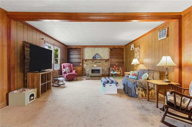 33247 Boothe RD, Ivor, VA 23866