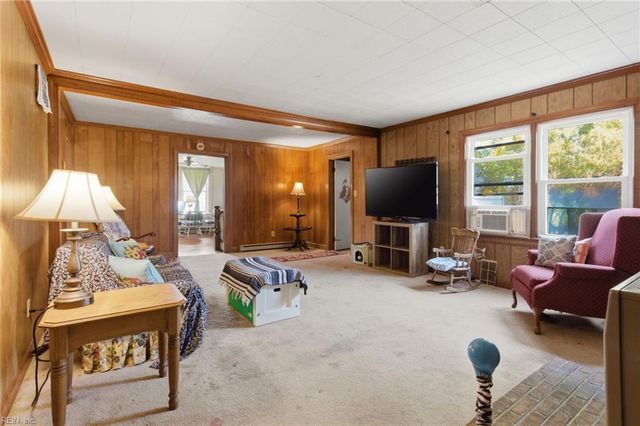 33247 Boothe RD, Ivor, VA 23866