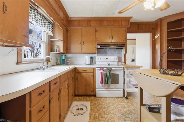 33247 Boothe RD, Ivor, VA 23866