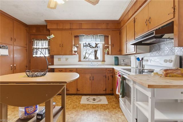 33247 Boothe RD, Ivor, VA 23866