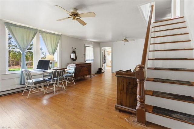 33247 Boothe RD, Ivor, VA 23866