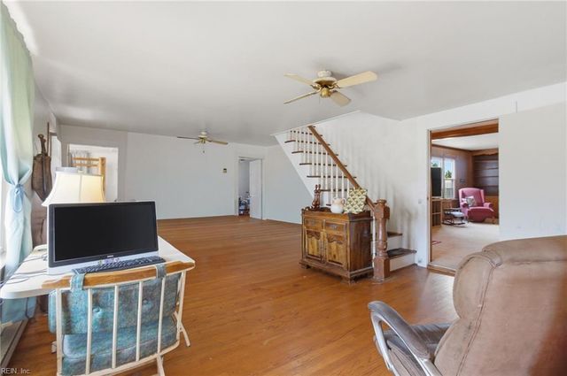 33247 Boothe RD, Ivor, VA 23866