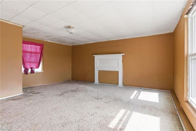 33247 Boothe RD, Ivor, VA 23866