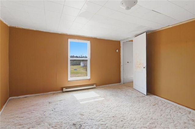 33247 Boothe RD, Ivor, VA 23866