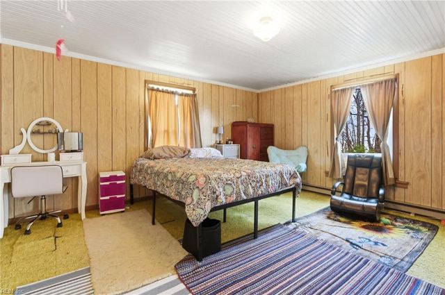 33247 Boothe RD, Ivor, VA 23866