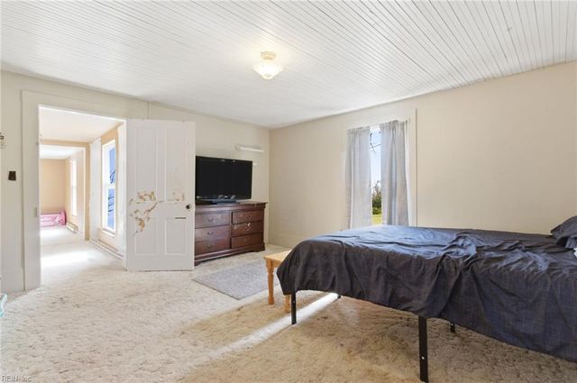 33247 Boothe RD, Ivor, VA 23866