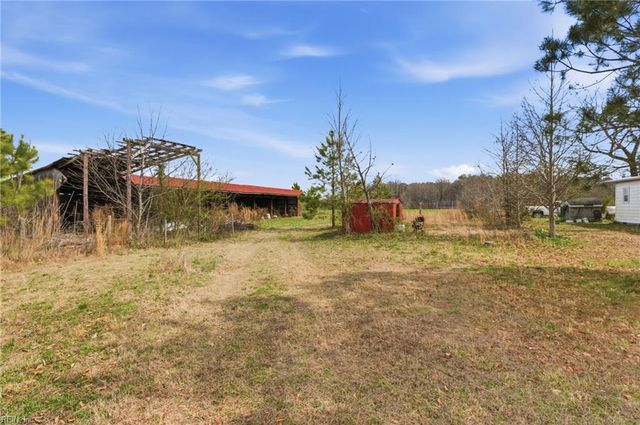 33247 Boothe RD, Ivor, VA 23866