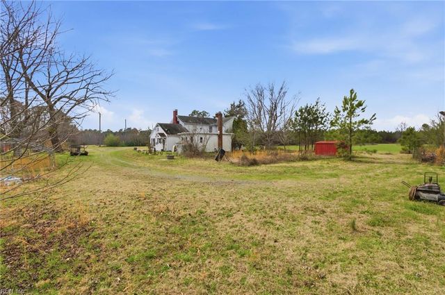 33247 Boothe RD, Ivor, VA 23866