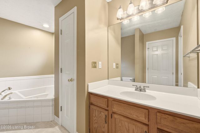 436 Babe Dr, Fairdale, KY 40118