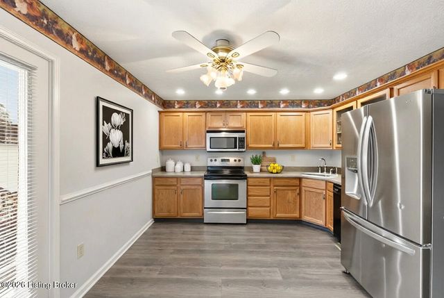 436 Babe Dr, Fairdale, KY 40118