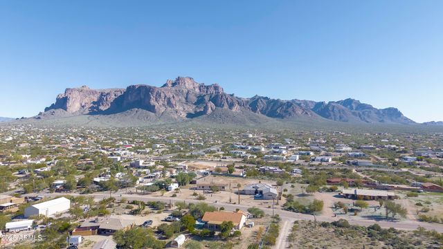 4454 E CODY Street, Apache Junction, AZ 85119