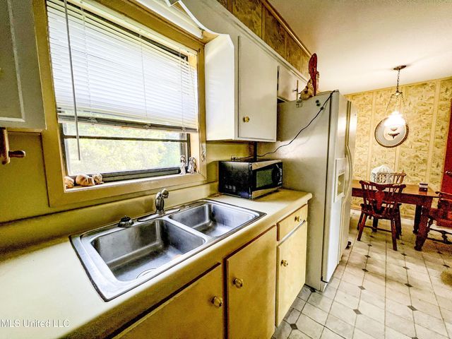 14912 Ms 35, Batesville, MS 38606