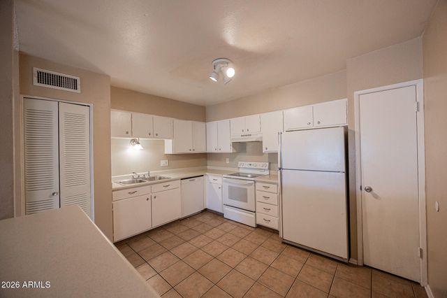 720 S DOBSON Road 10, Mesa, AZ 85202