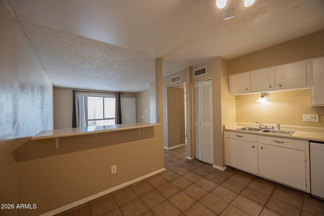 720 S DOBSON Road 10, Mesa, AZ 85202