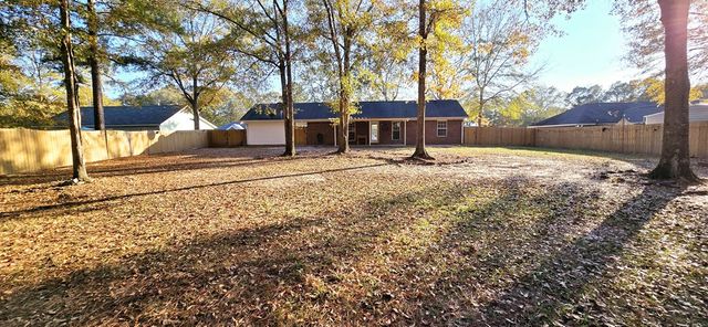 33 Shadowridge Lane, Phenix City, AL 36869