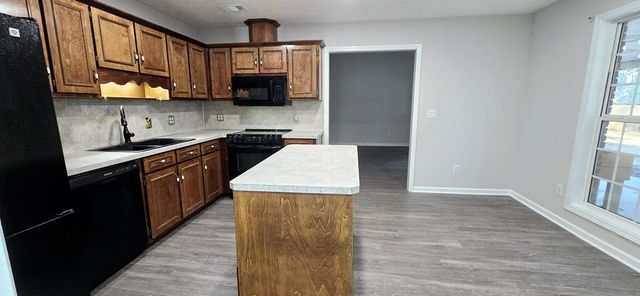 33 Shadowridge Lane, Phenix City, AL 36869