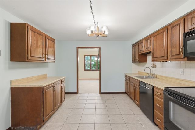 202 Falconhurst Drive, O'hara, PA 15238