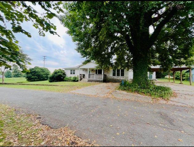 155 Edwards, Clinton, AR 72031