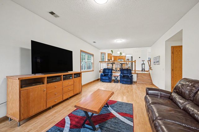 3961 Stonebridge Drive N, Eagan, MN 55123