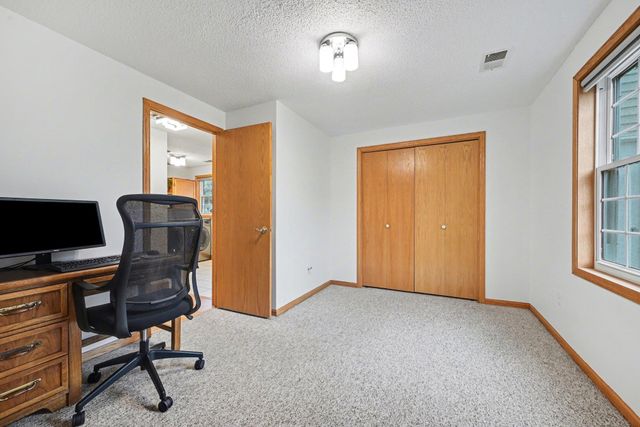 3961 Stonebridge Drive N, Eagan, MN 55123