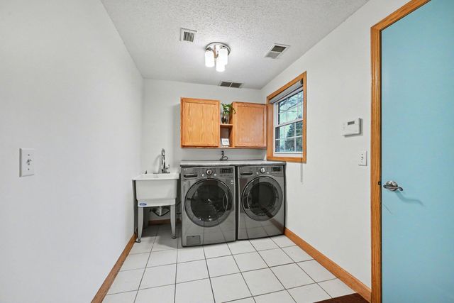 3961 Stonebridge Drive N, Eagan, MN 55123