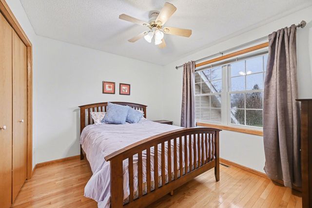 3961 Stonebridge Drive N, Eagan, MN 55123