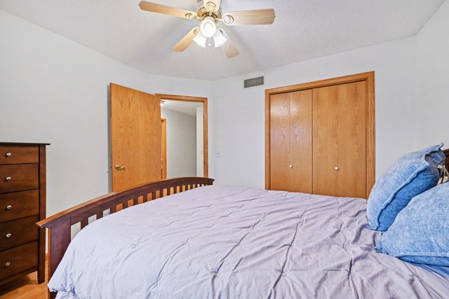 3961 Stonebridge Drive N, Eagan, MN 55123