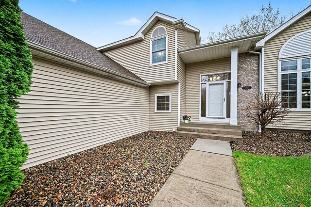 3961 Stonebridge Drive N, Eagan, MN 55123