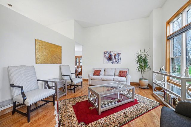 3961 Stonebridge Drive N, Eagan, MN 55123