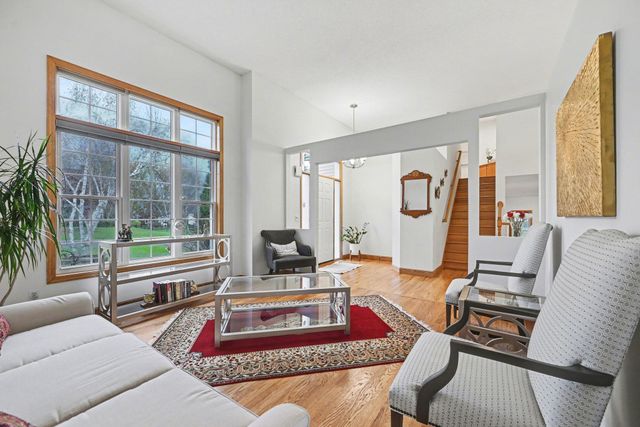 3961 Stonebridge Drive N, Eagan, MN 55123