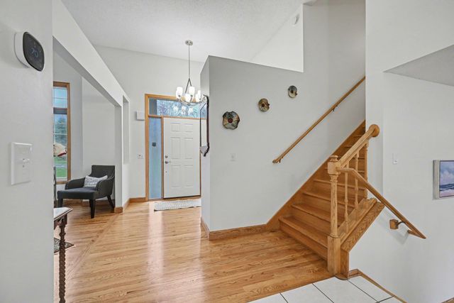 3961 Stonebridge Drive N, Eagan, MN 55123