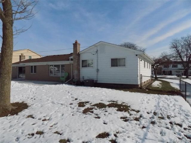 27397 E Skye Drive, Farmington, MI 48334