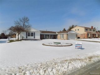 27397 E Skye Drive, Farmington, MI 48334