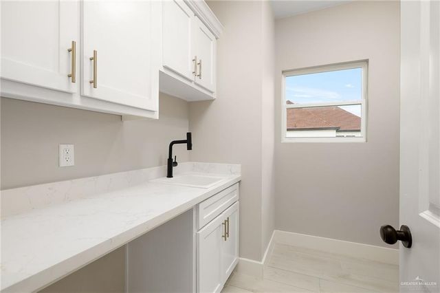 2304 N Gaytan Avenue, Edinburg, TX 78542