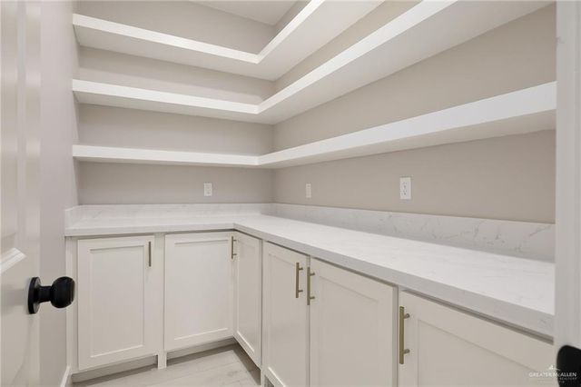 2304 N Gaytan Avenue, Edinburg, TX 78542
