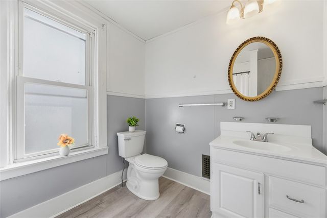 354 11th St, Conway, PA 15027