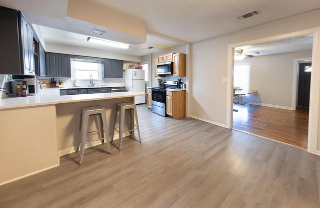 2301 27th Street, Lubbock, TX 79411