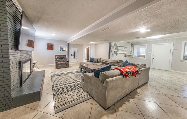 2301 27th Street, Lubbock, TX 79411