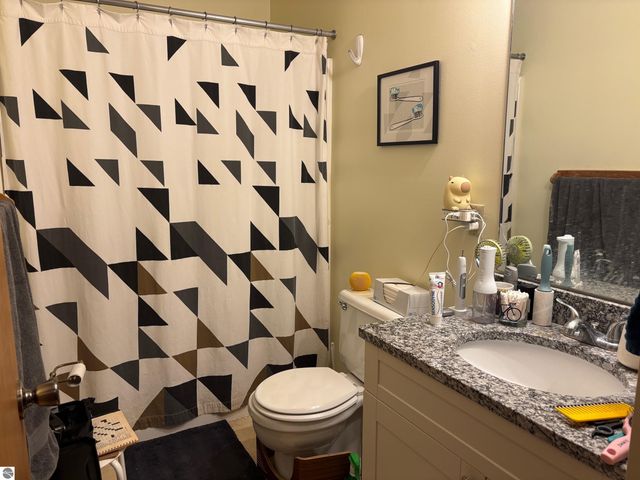 1011 Country Way, Mt Pleasant, MI 48858