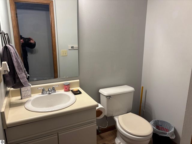 1011 Country Way, Mt Pleasant, MI 48858