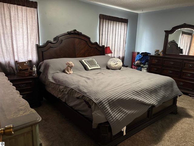 1011 Country Way, Mt Pleasant, MI 48858