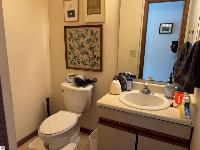 1011 Country Way, Mt Pleasant, MI 48858