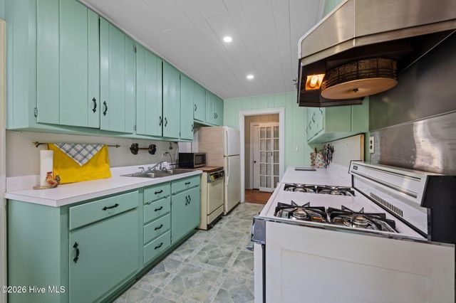 1504 Lucerne Way, New Bern, NC 28560