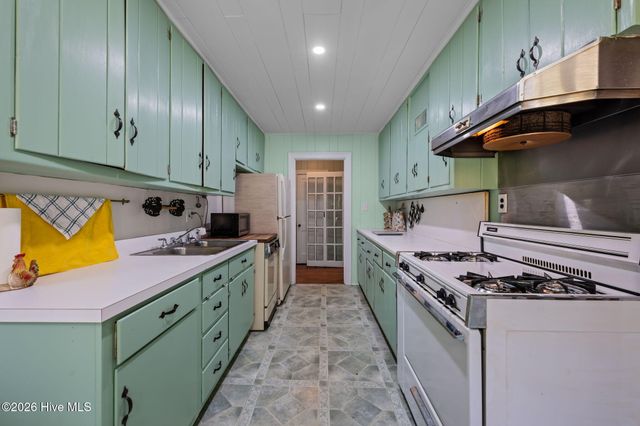 1504 Lucerne Way, New Bern, NC 28560