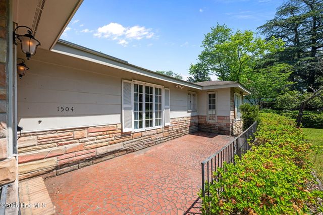 1504 Lucerne Way, New Bern, NC 28560