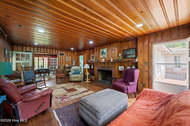 1504 Lucerne Way, New Bern, NC 28560