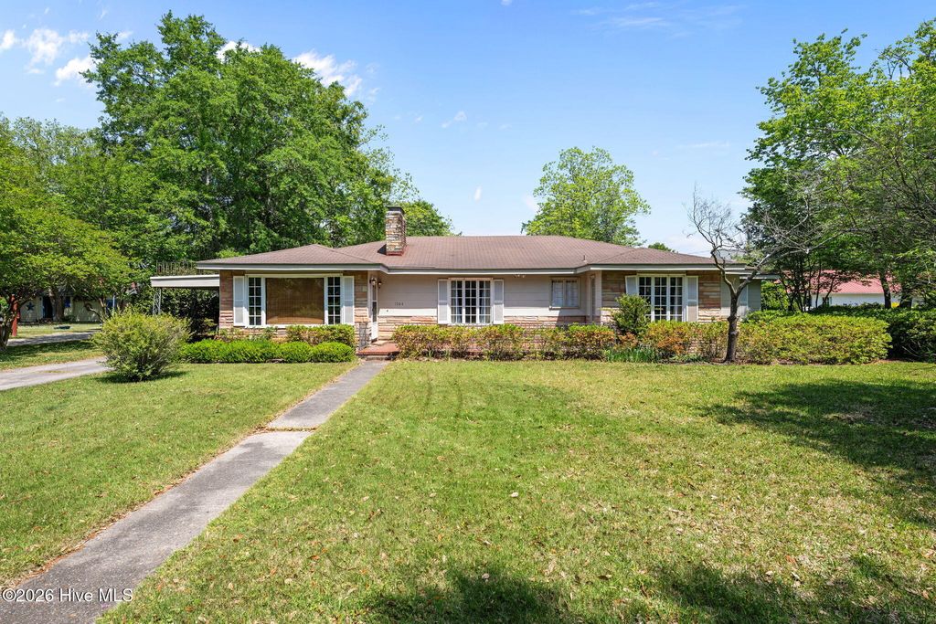 1504 Lucerne Way, New Bern, NC 28560