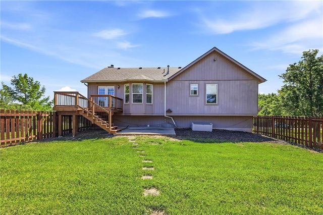 19610 Rosewood Drive, Stilwell, KS 66085
